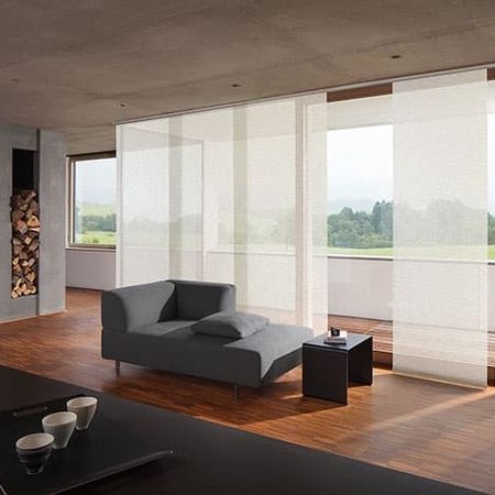 Flächenvorhänge und Vertikalanlagen