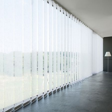Flächenvorhänge und Vertikalanlagen