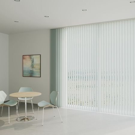 Flächenvorhänge und Vertikalanlagen